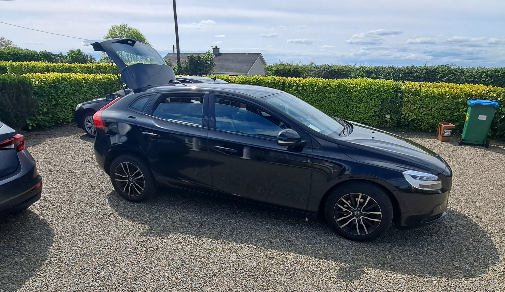 Used Volvo V40 2017 in Galway
